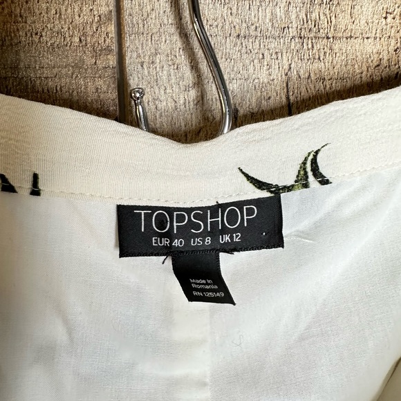 TOPSHOP Cactus Print High Waisted Shorts 8 - Picture 11 of 11